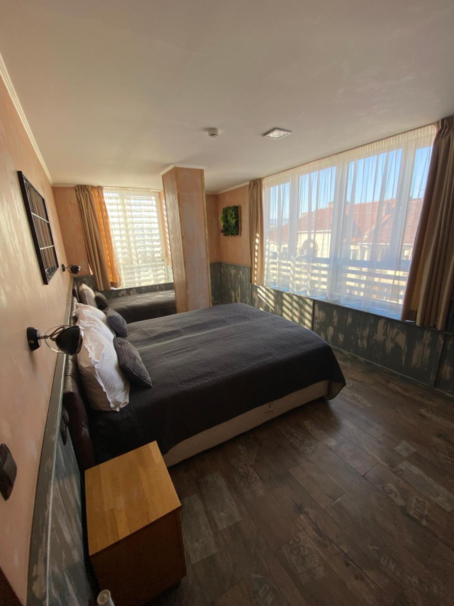 City Hotel Veliko Tarnovo Ngoại thất bức ảnh