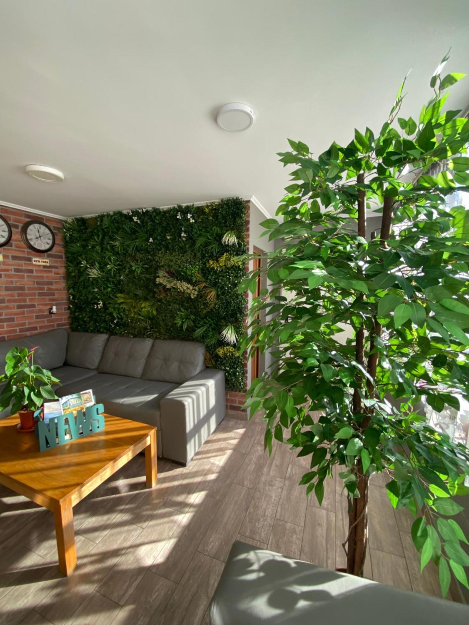 City Hotel Veliko Tarnovo Ngoại thất bức ảnh