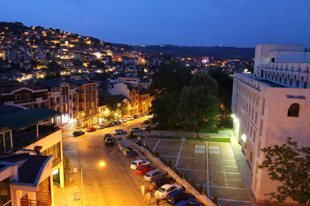 City Hotel Veliko Tarnovo Ngoại thất bức ảnh